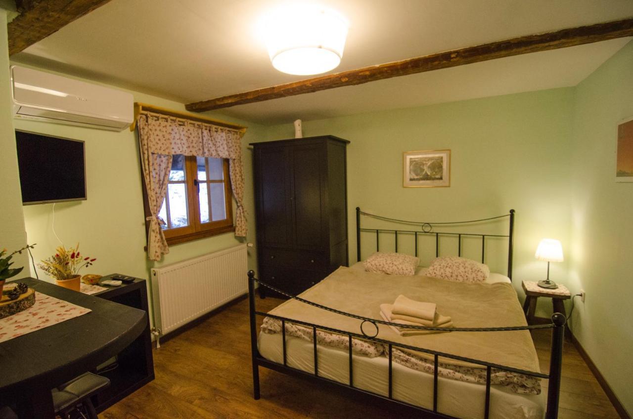 Dovje Pr' Draslerju Bed & Breakfast エクステリア 写真